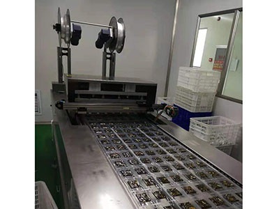 阿膠全自動(dòng)拉伸包裝機(jī)